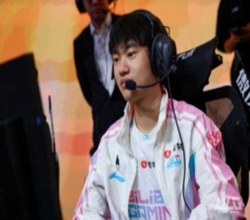 赛事分析,五连胜对决,连胜终止,完场比分,体育比赛结果,赛事比分数据,比赛结果查询,体育赛事信息