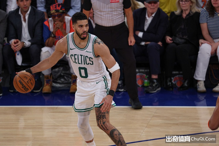 热刺球探自,曝阿森纳粉,丝身份,完场比分,体育比赛结果,赛事比分数据,比赛结果查询,体育赛事信息